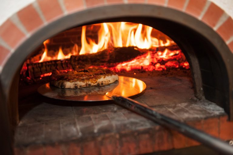 Four à bois de la marque Grand Mère Les Maîtres du feu