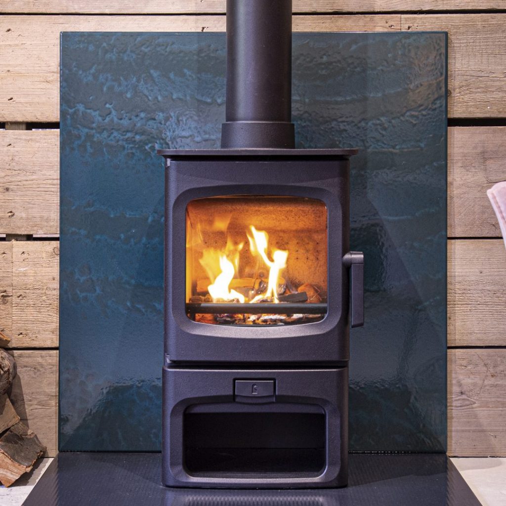 Poêle à bois bûche AIRE 3 de chez Charnwood | Les Maîtres du feu